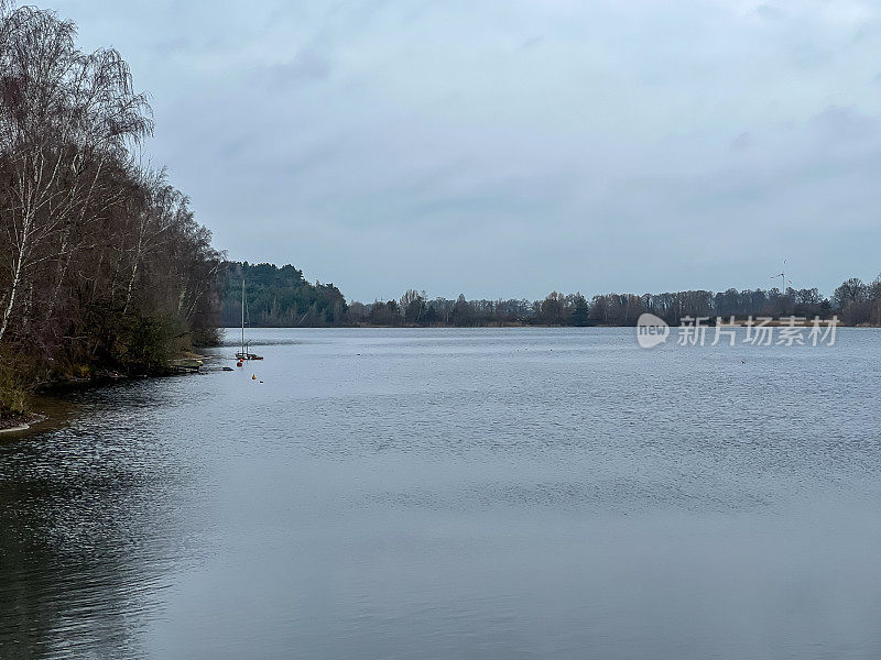 冬天，这个湖在德国被称为“Offlumer See”。